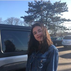 Meet your Posher, Maya